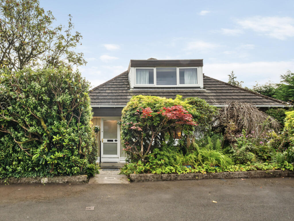 Main image of property: Shillingworth Place, Bridge of Weir