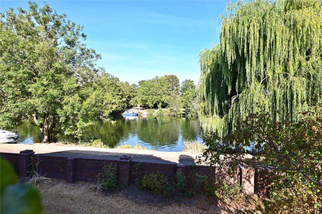 House in Twickenham - View 5