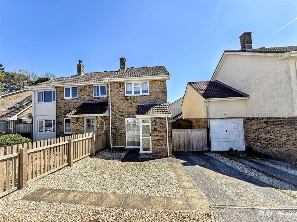 2-bed semi-detached on Ashleigh Way, Probus, £255,000