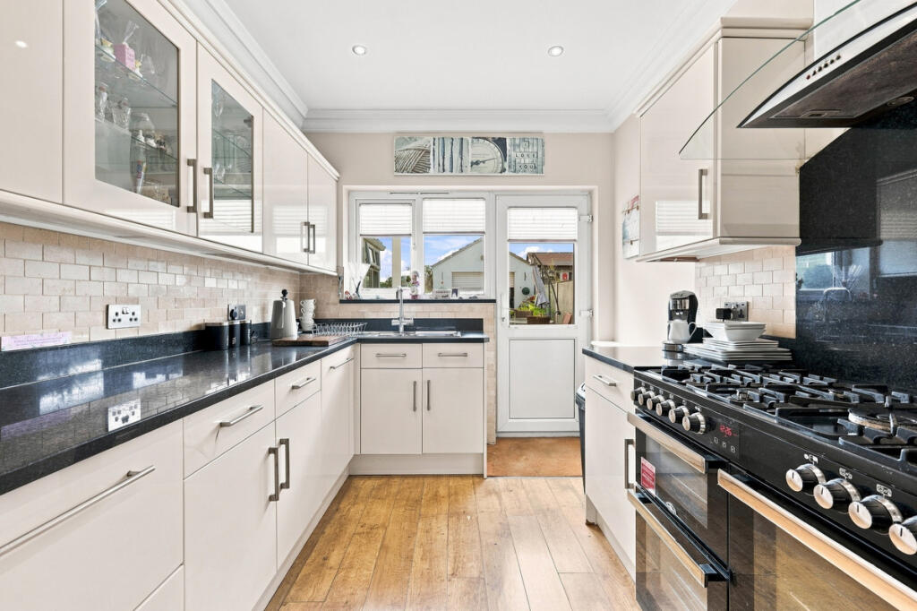House in Southend-on-Sea - View 3