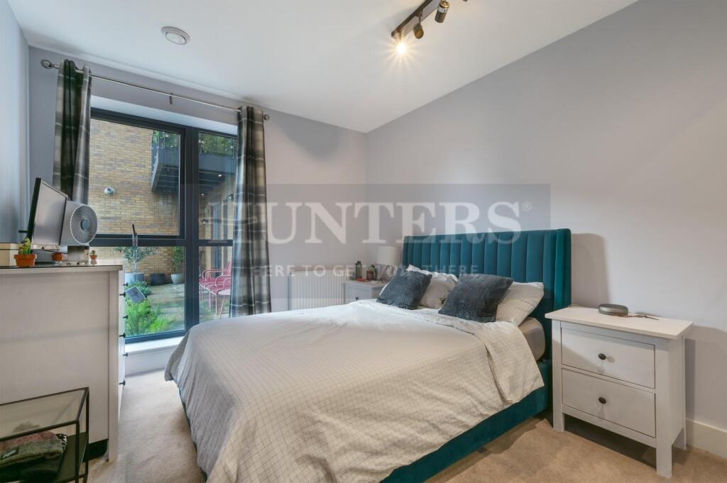 Apartment in London, Worton - View 5