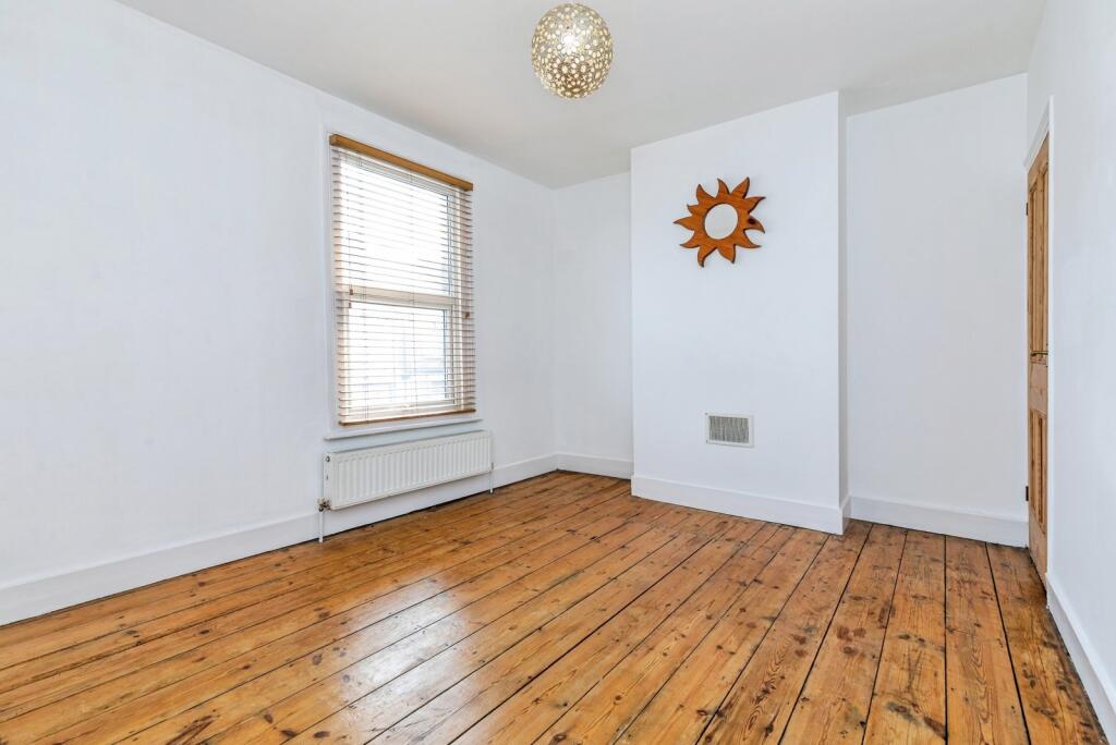House in Gillingham, Medway - More