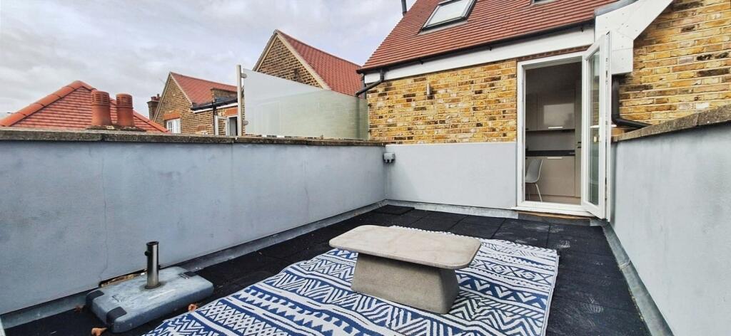 Apartment in London - More