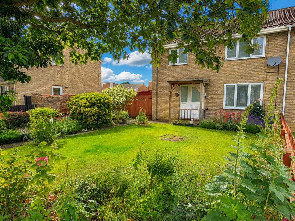 3-bed terraced on Derwent Walk, Corby, £195,000