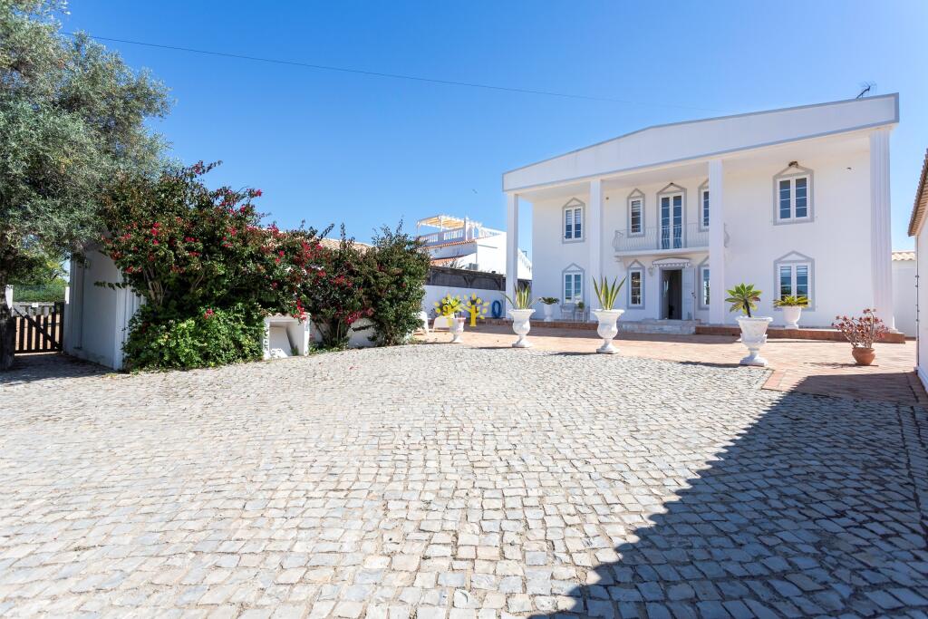 Main image of property: Algarve, Moncarapacho