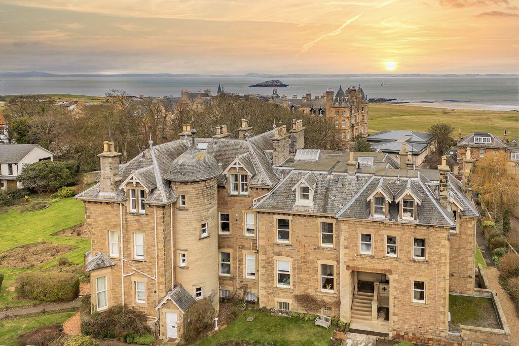 Main image of property: Flat 7, Hyndford House, 18 Fidra Road, North Berwick EH39 4NG