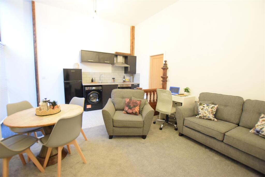 Main image of property: High Street - 5 South Bar - 26/27