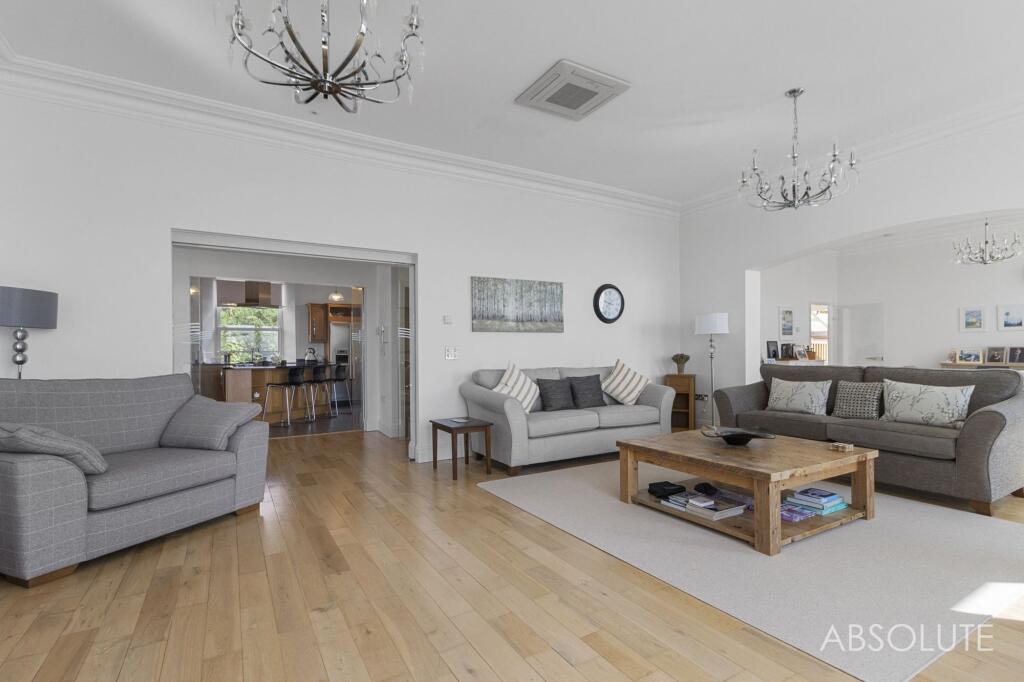 Apartment in Torquay - More