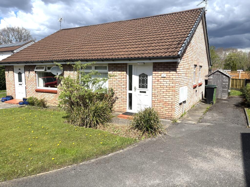Staveton Close, Bramhall photo 4