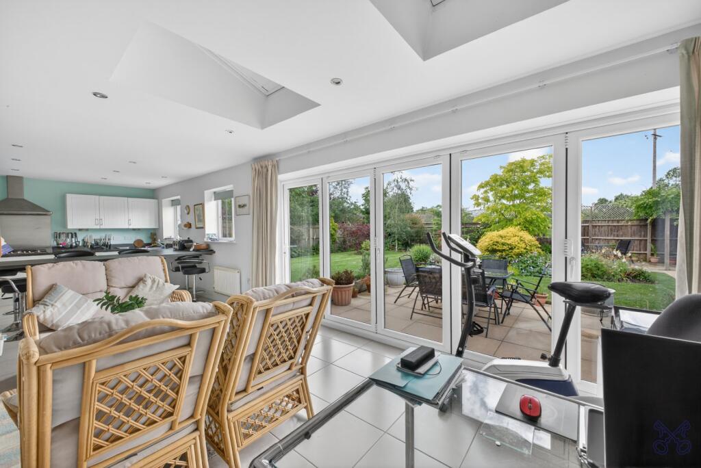 Orchard Close, South Littleton, Evesham, Worcestershire, WR11 photo 2