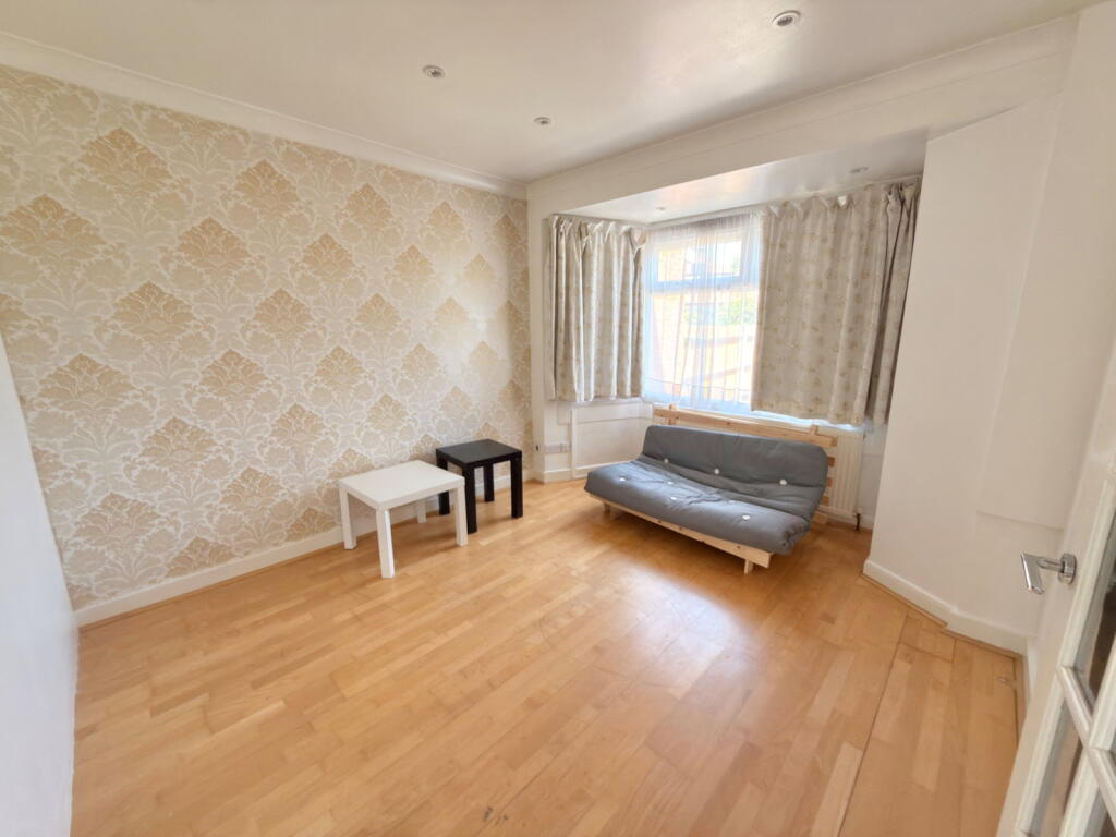 House in Harrow - View 4