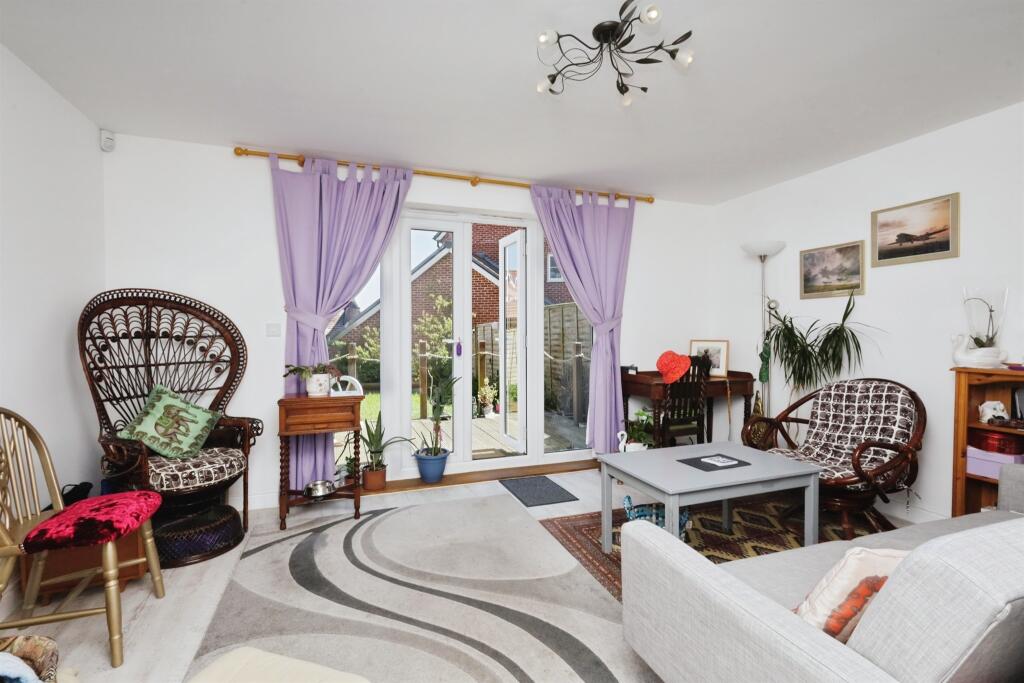 Kensington Way, Polegate photo 4