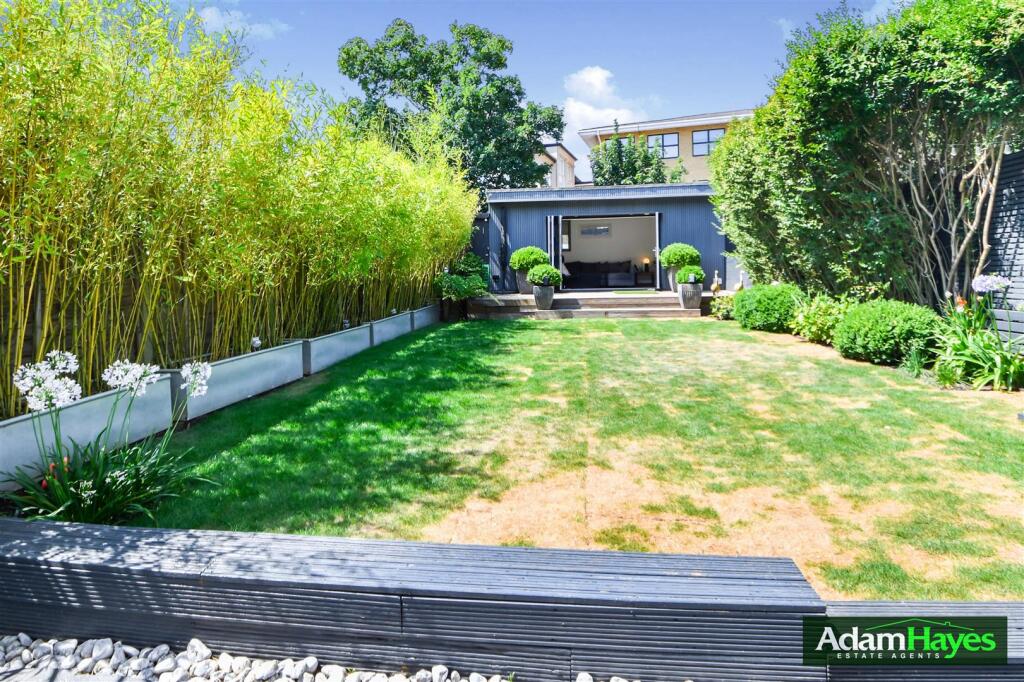 Main image of property: Hilton Avenue, North Finchley, N12