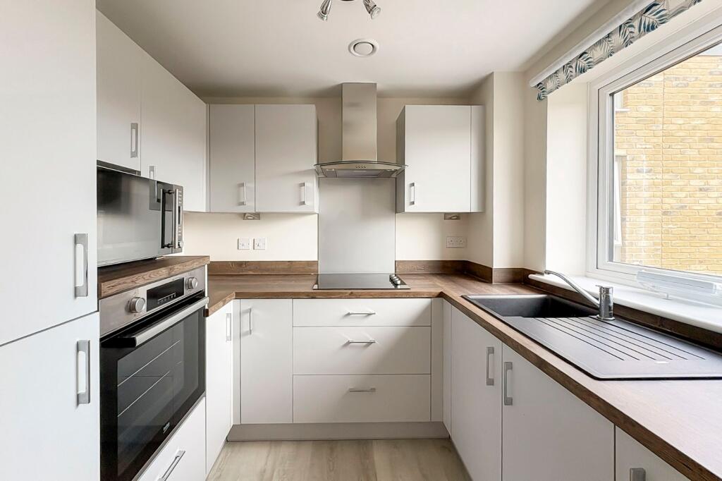 Apartment in Brighton - View 4
