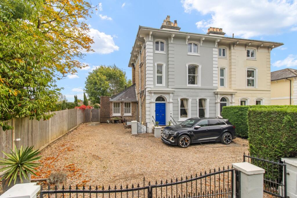 4-bed semi-detached on New Town, Uckfield, East Sussex, TN22, £895,000