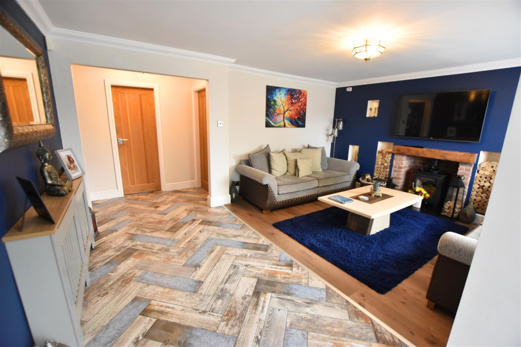 Chapman Crescent, Humberston, Grimsby photo 4