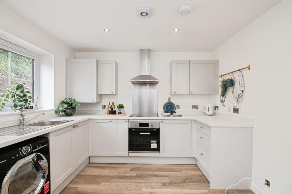House in Dudley - View 5