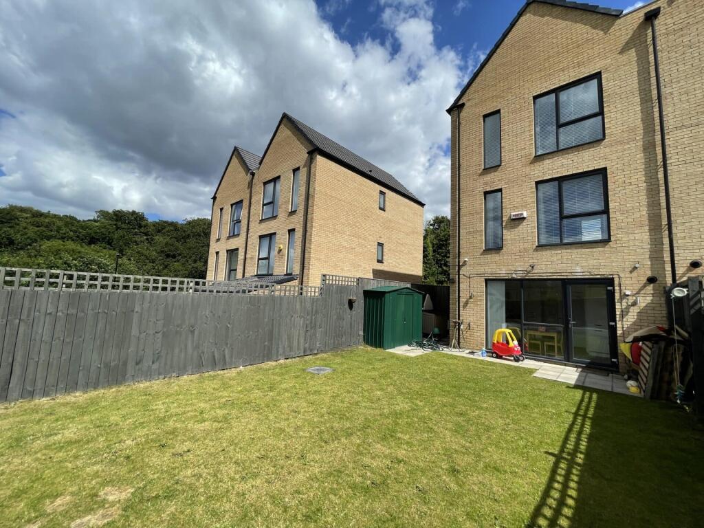 House in Sheffield, Norfolk Park - View 3