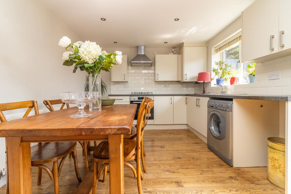 Barry Court, Narborough, LE19 photo 4