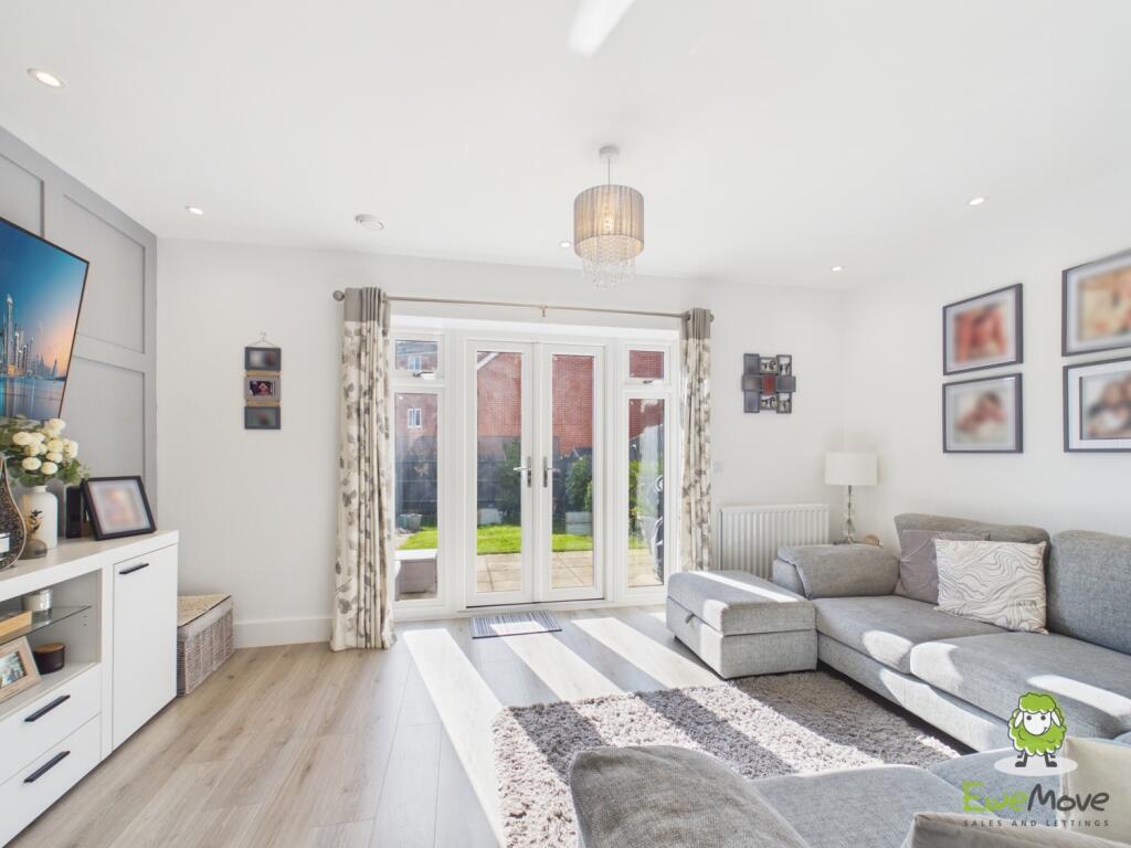 Fishbourne Gardens, Chineham, Basingstoke, RG24 - View 2