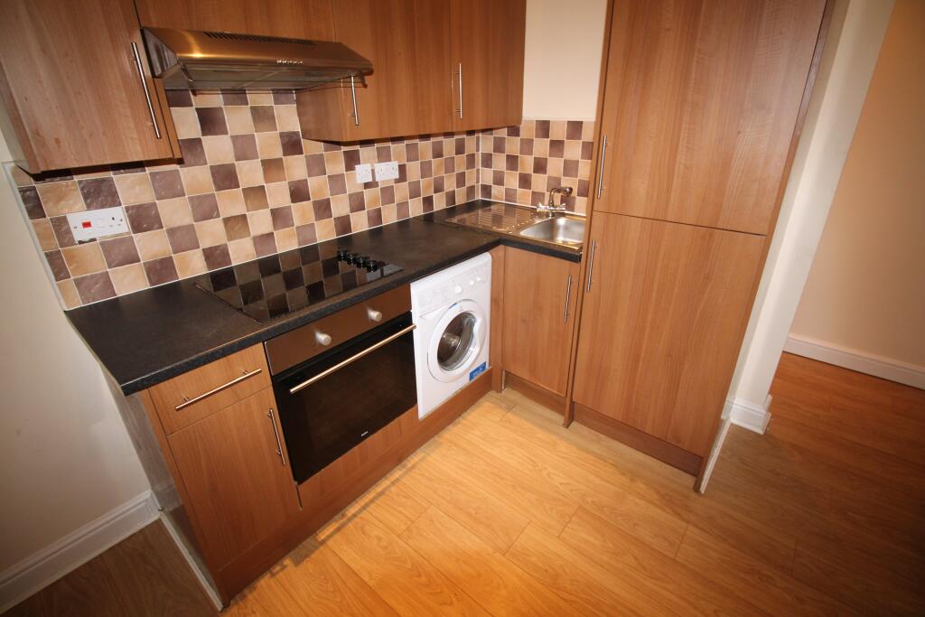 Apartment in Cardiff, Maindy, Cathays - View 3