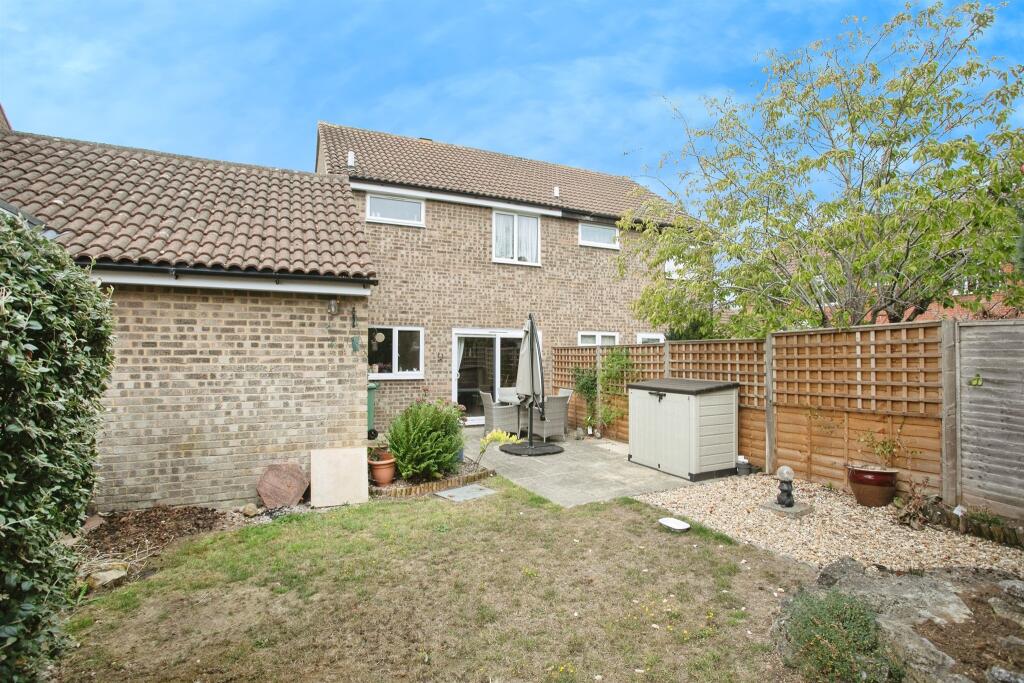 Gemini Close, Leighton Buzzard - View 2