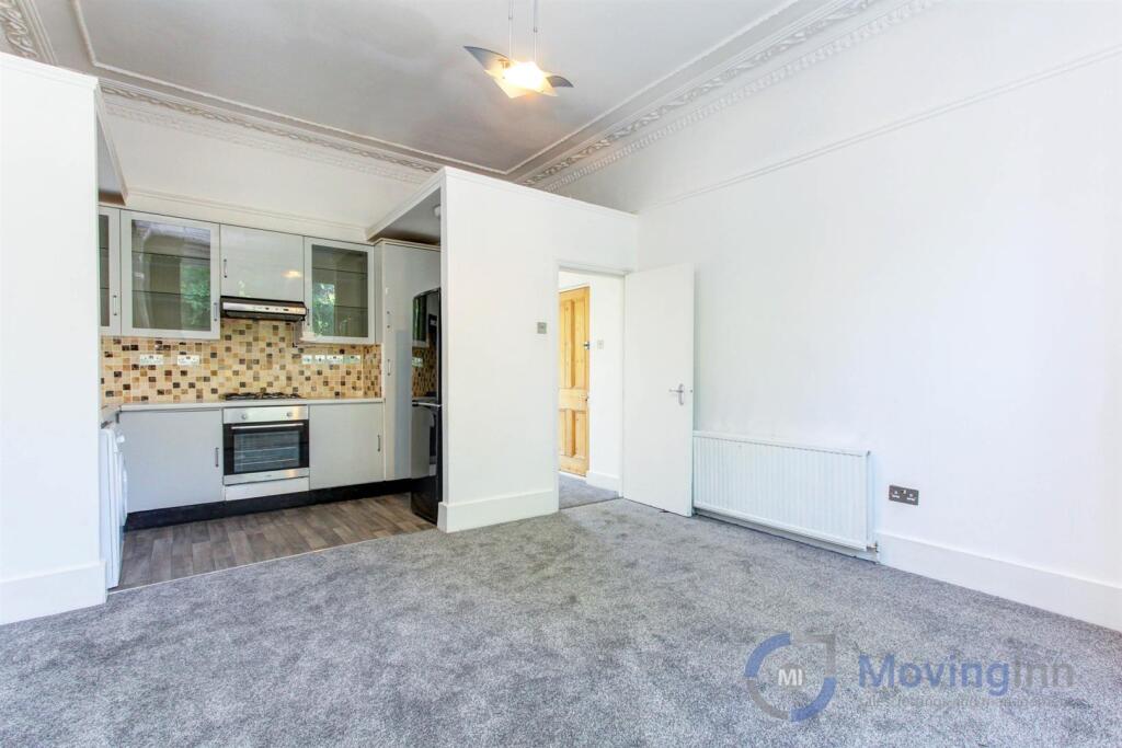 Main image of property: Thurlow Park Road, West Dulwich, SE21 8HY