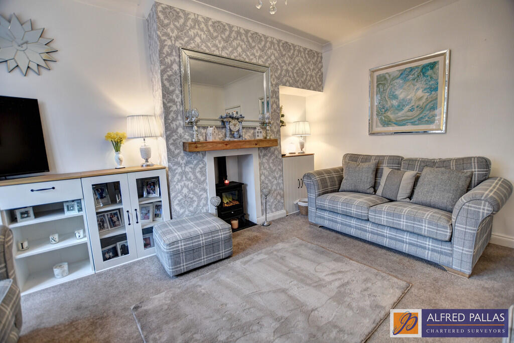 Denham Avenue, Fulwell photo 4