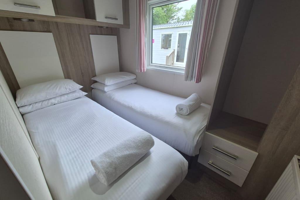 ABI Beachcomber, Piran Meadows Resort, White Cross, Newquay, Cornwall, TR8 4LW photo 5