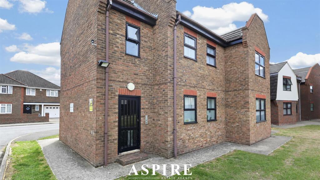 Apartment in Southend-on-Sea - View 2