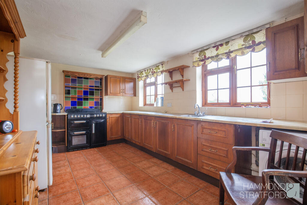 Pages Lane, Saham Toney photo 4