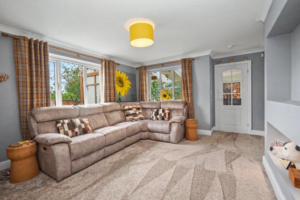 House in Wakefield, Outwood - View 4