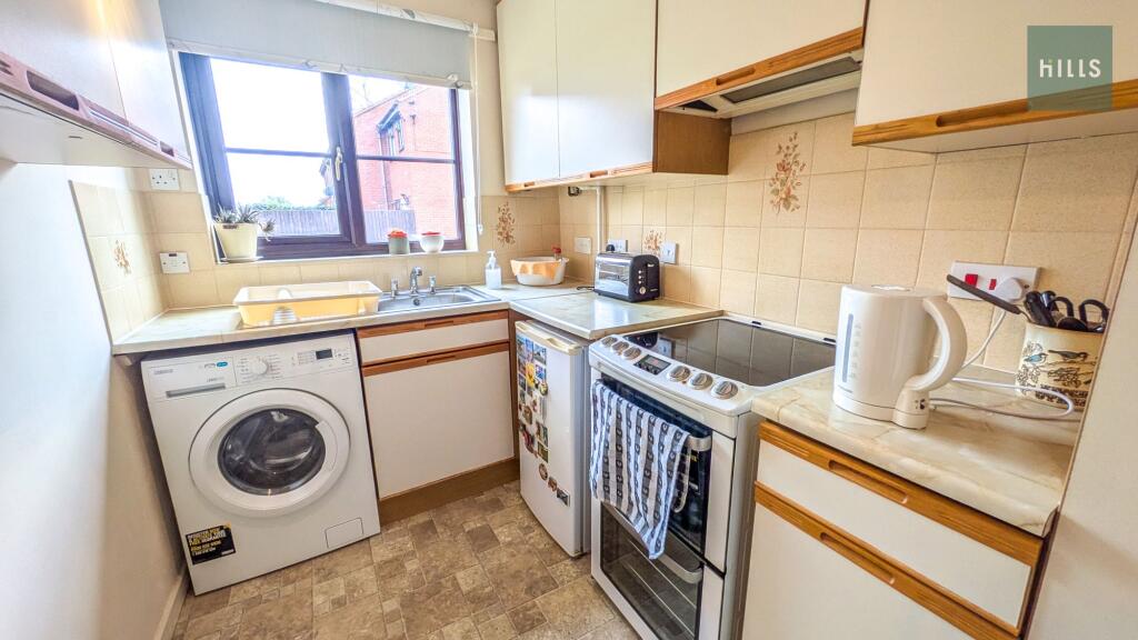 House in Worcester - View 5
