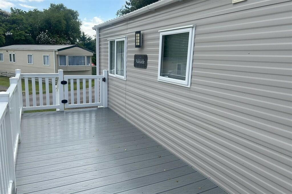 Oakdene Forest Holiday Park, St. Leonards, Ringwood photo 2