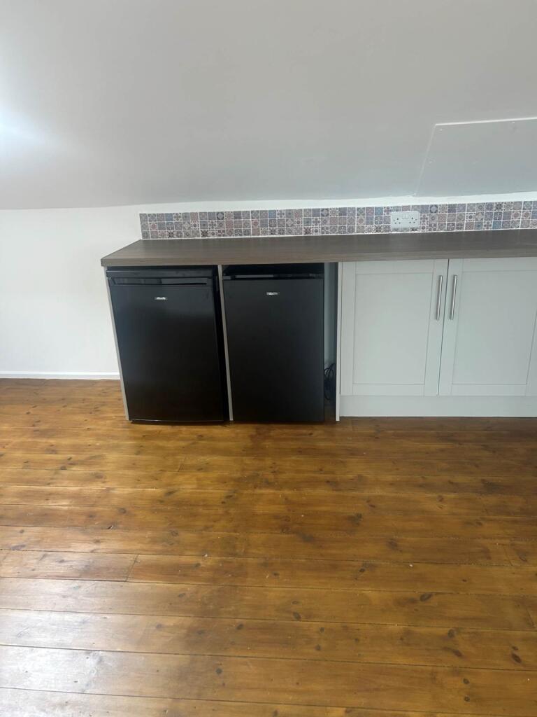 Apartment in Plymouth - More