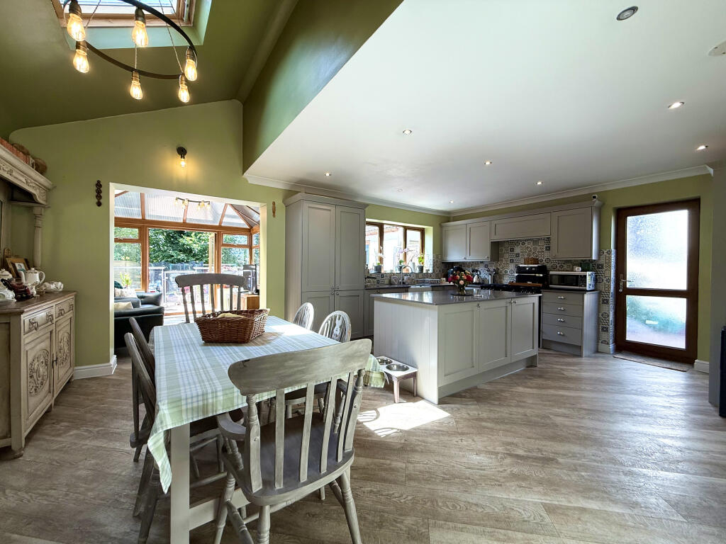 Gower Road, Cwmbach, Aberdare, Rhondda Cynon Taf - View 5