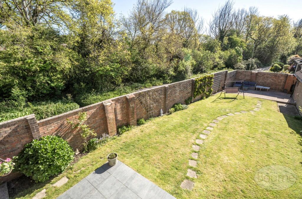 Stoneham Close, Petersfield, Hampshire, GU32 photo 4