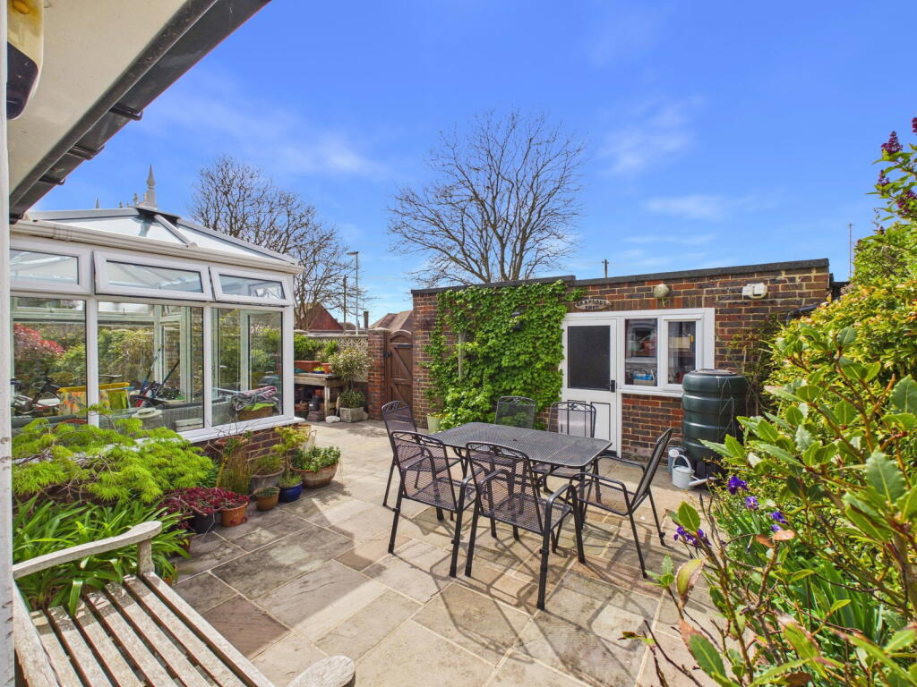 St. Johns Avenue, Goring-by-Sea, Worthing, BN12 4HU - View 2