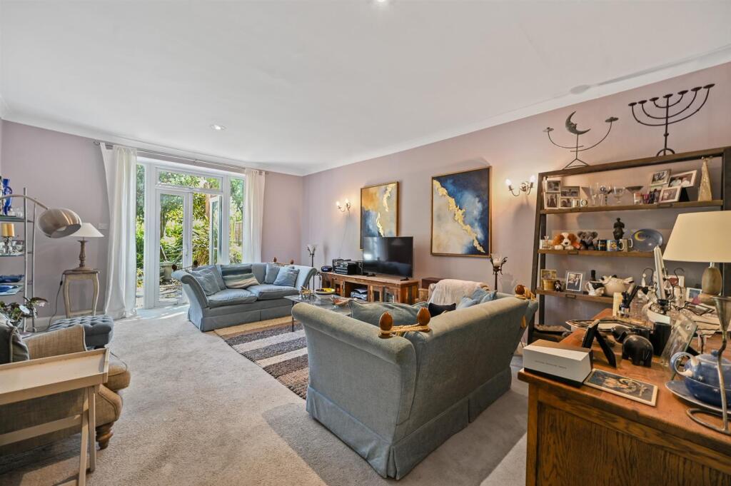 Apartment in London, Kensal Town, Maida Vale - More