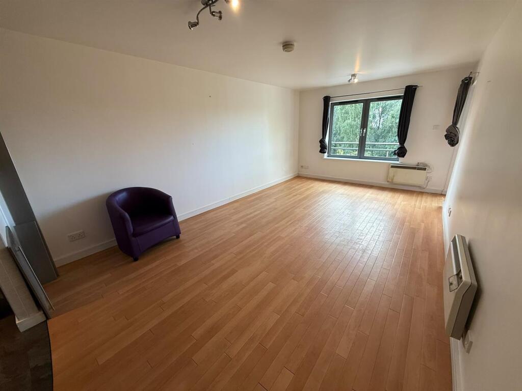 Apartment in Manchester - View 5