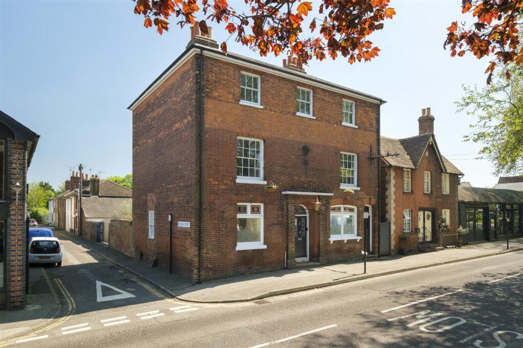 Main image of property: Crown & Anchor, 41 The Mall, Faversham