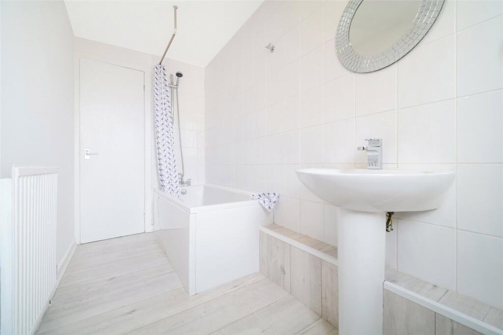 Apartment in Carmunnock, Castlemilk - View 4