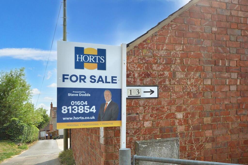Harrowick Lane, Earls Barton, Northampton photo 3