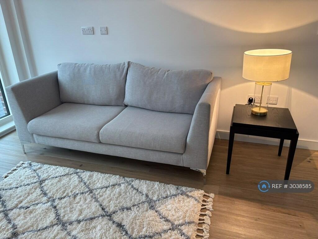 Apartment in Southall - View 4