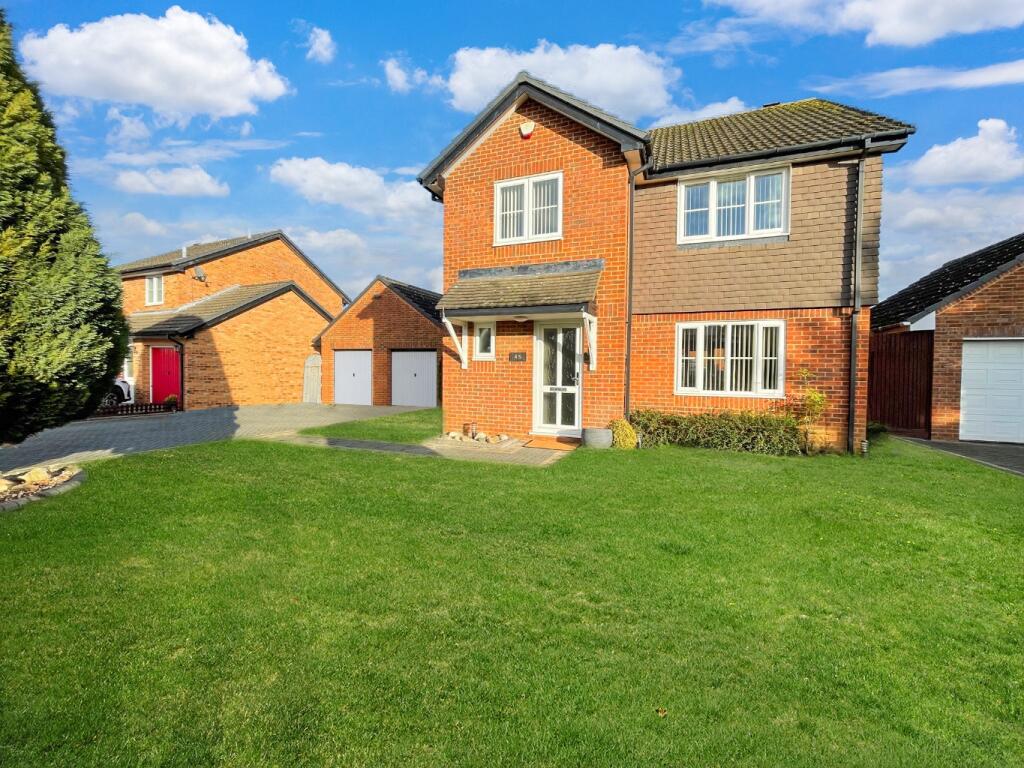 4-bed detached on Burford Close, Luton, Bedfordshire, LU3 4DS, £580,000
