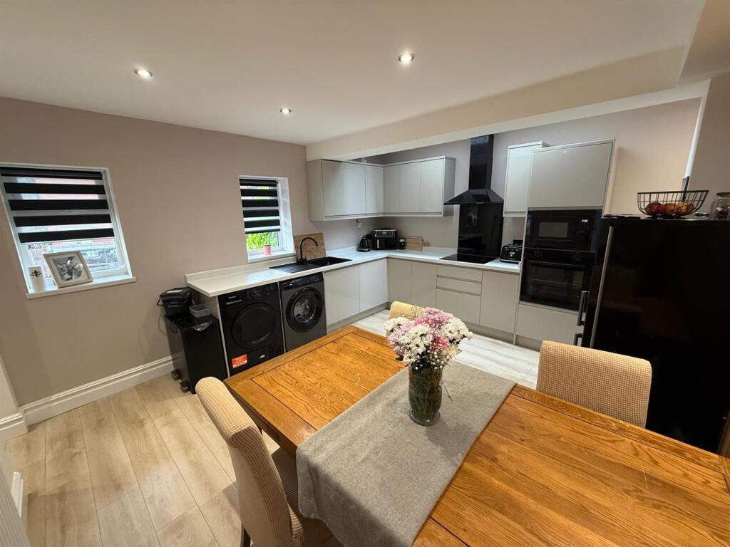 House in Dudley, West Midlands - View 3