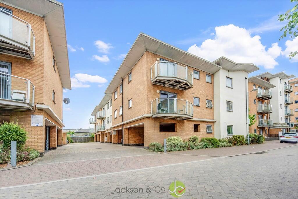 1-bed flat on Caelum Drive, Colchester,, £125,000