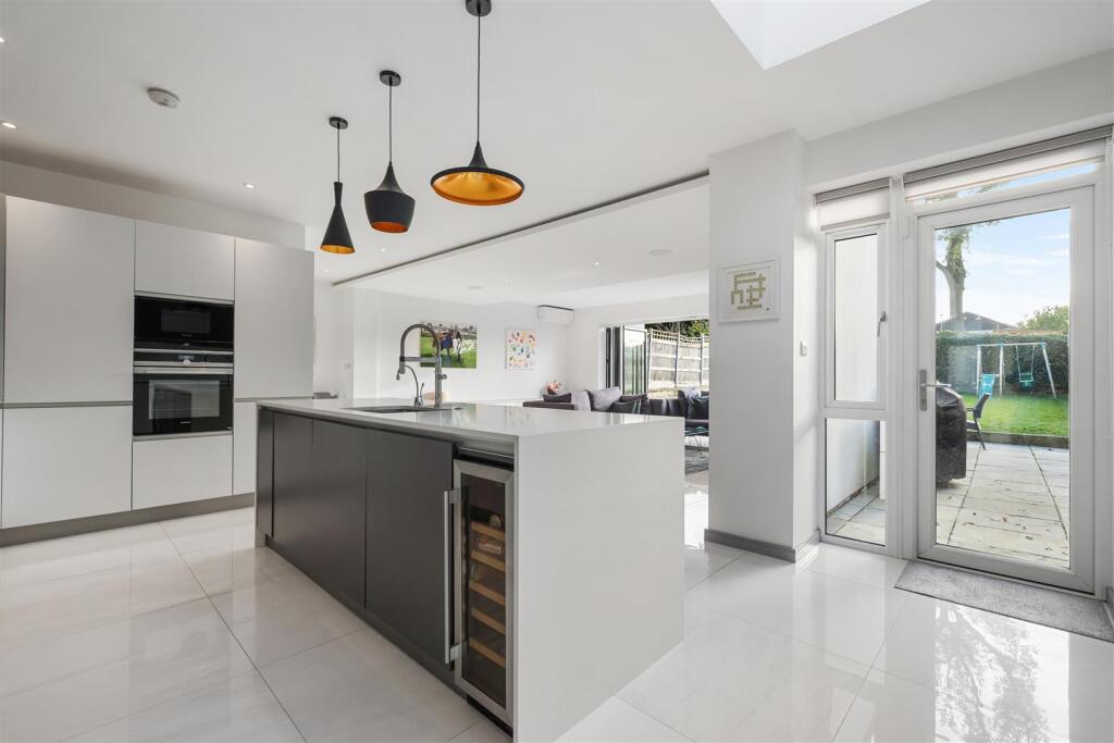 House in London - View 5