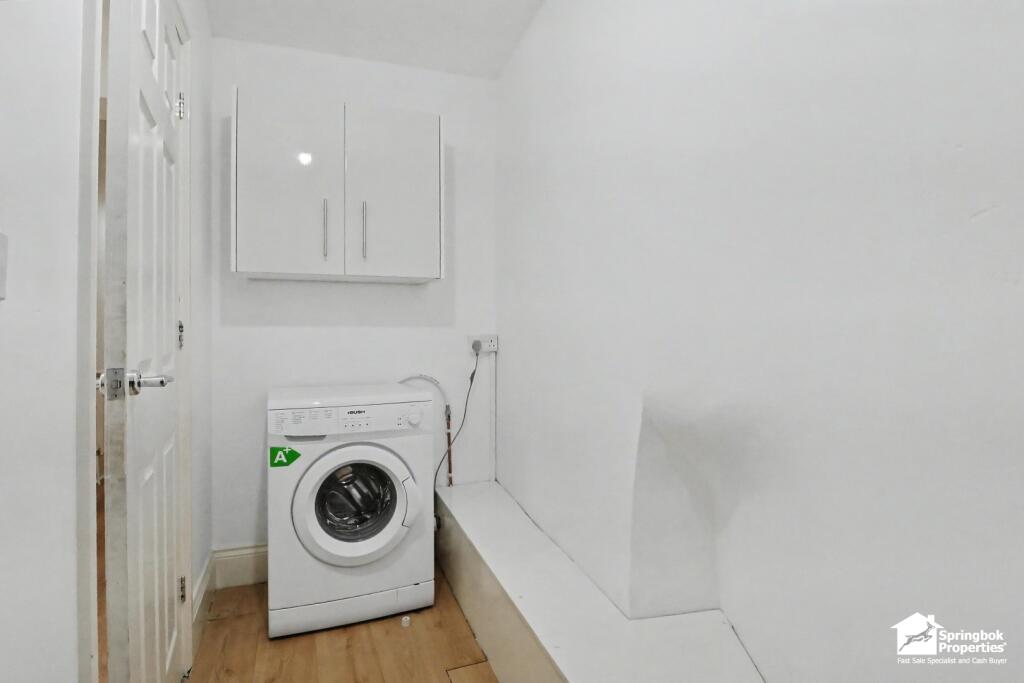 Marlborough Court, Westbury, Wiltshire – pohled 6