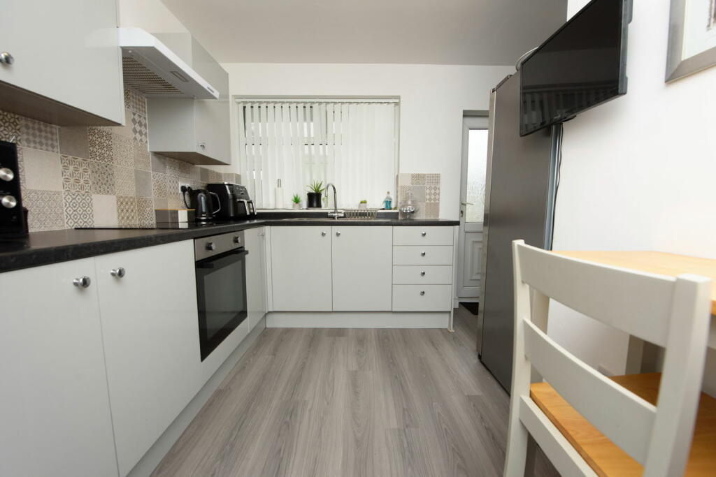 Dorsett Road, Heath Hayes, Cannock, WS12 2EF photo 4